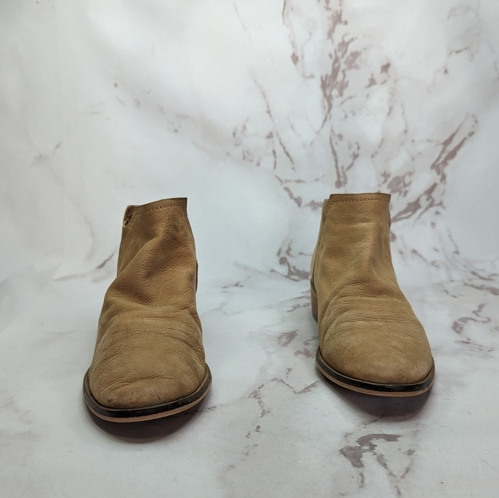 Dolce Vita Bootie Women 7 Ankle Nubuck Leather Brown Tan Chelsea Slip On Boot - Picture 2 of 11